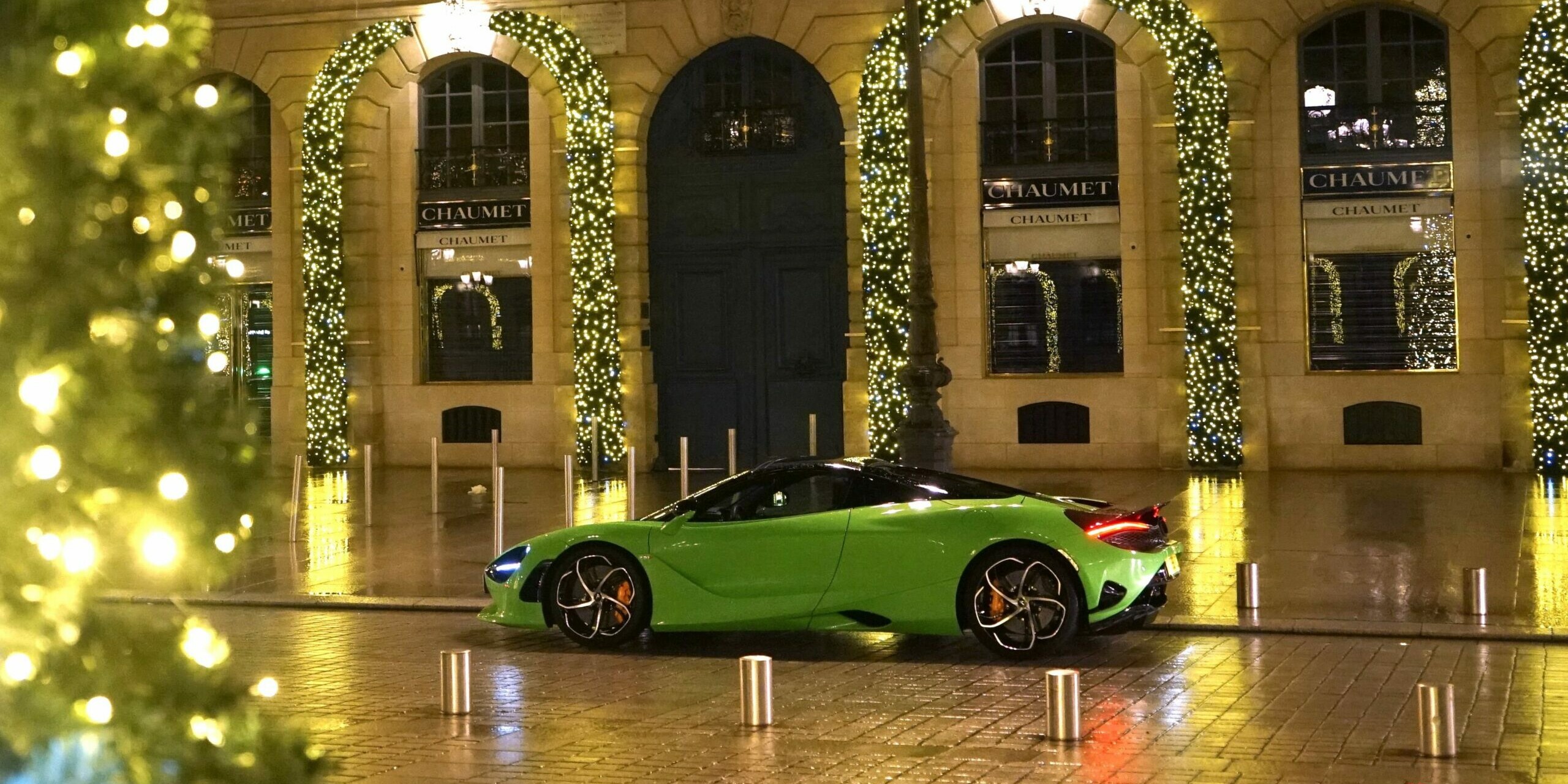 McLaren 750S Spider Paris Christmas Noël