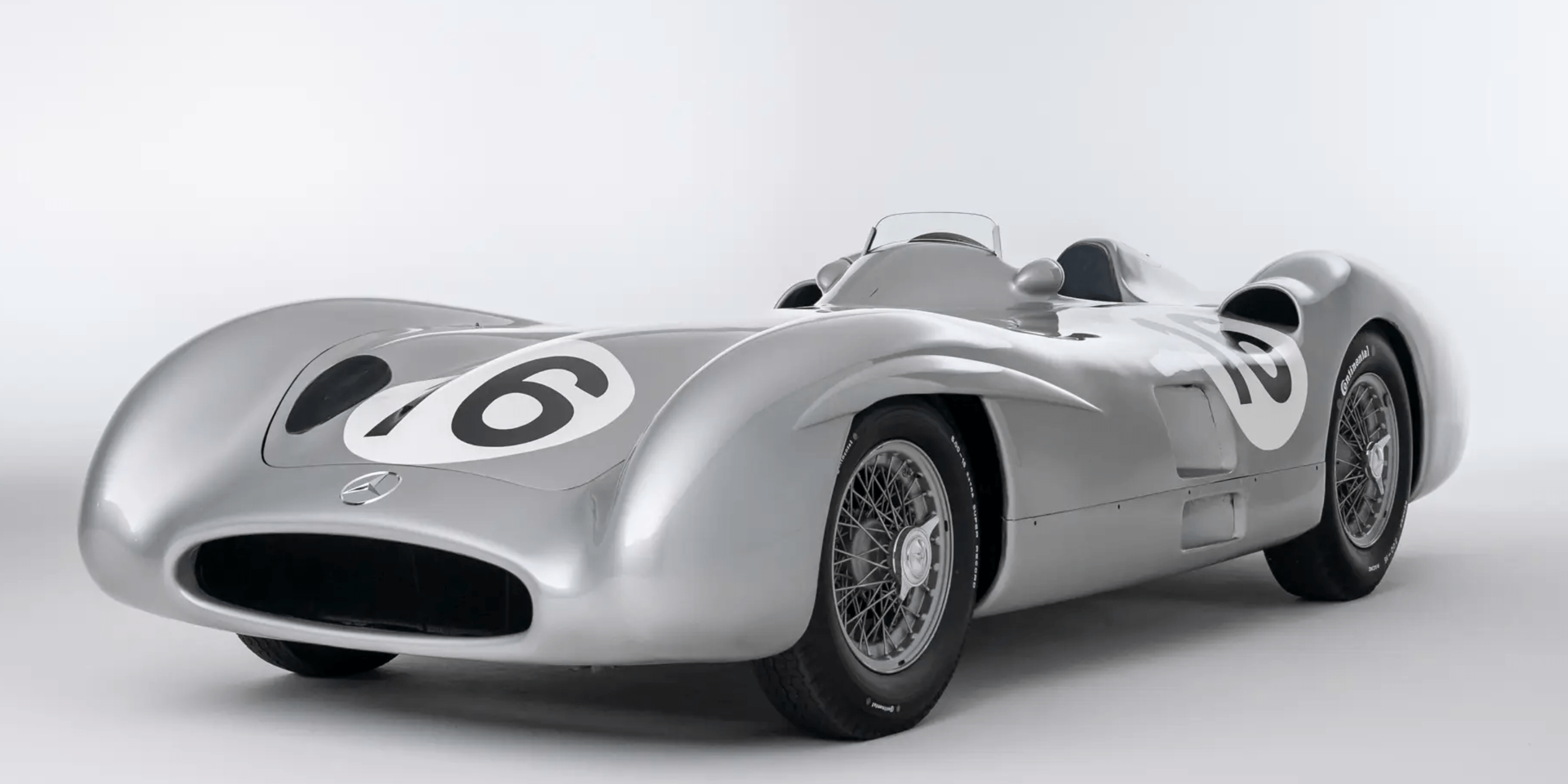 Juan Manuel Fangio et Stirling Moss 1954 Mercedes-Benz W 196 R Stromlinienwagen