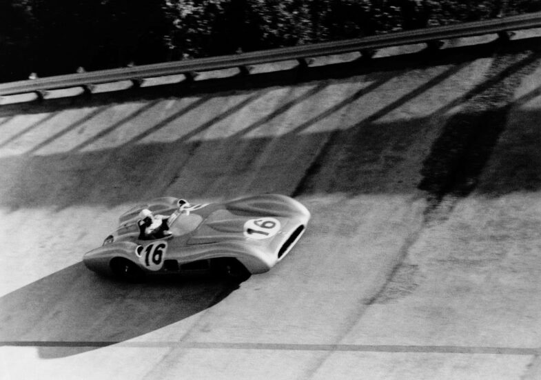 Juan Manuel Fangio et Stirling Moss 1954 Mercedes-Benz W 196 R Stromlinienwagen