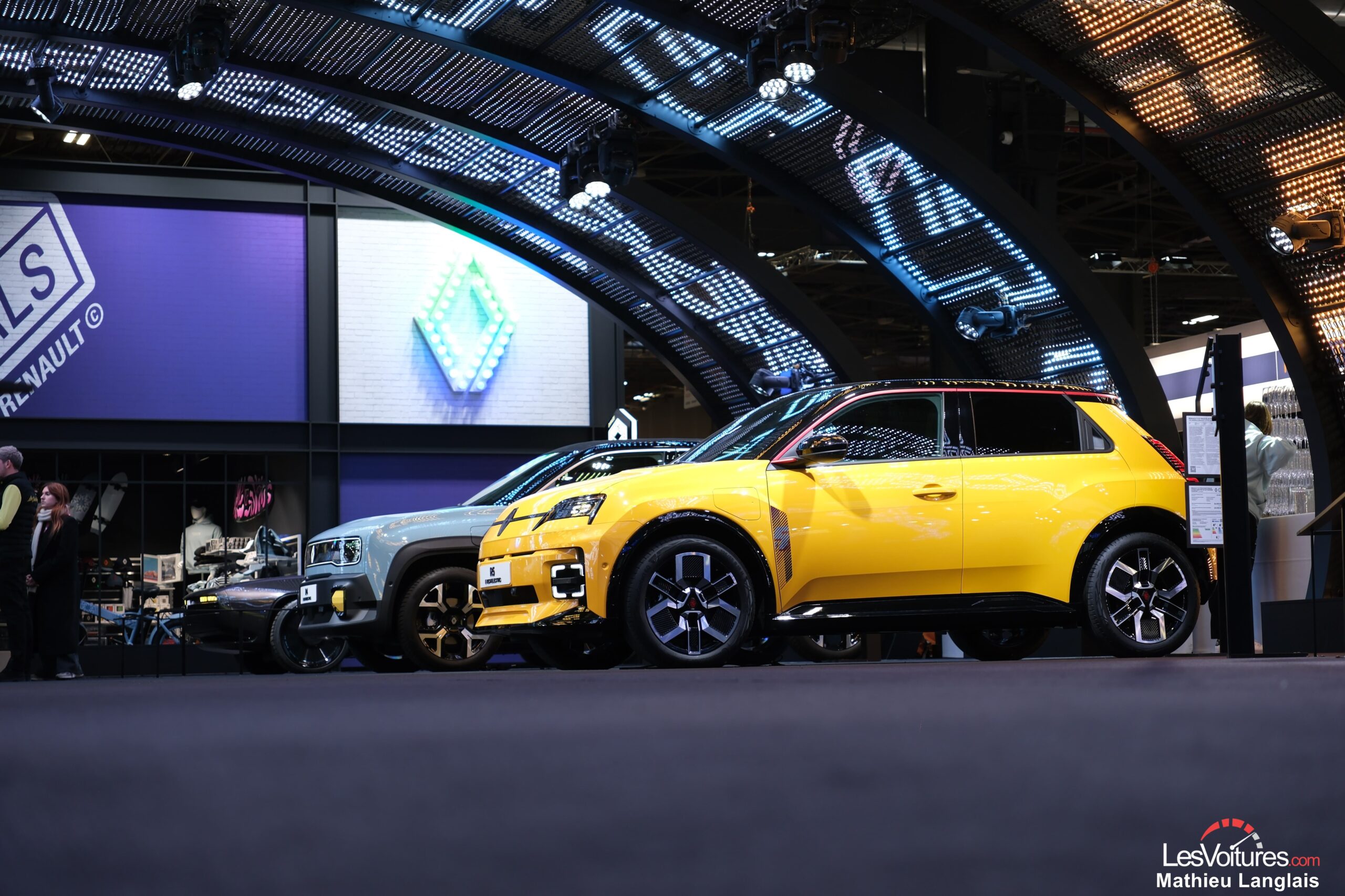 Voitures électriques : une carte grise qui va faire mal dès mai 2025