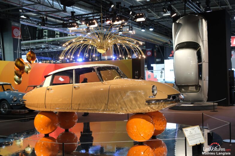 Rétromobile 70 ans Citroën DS Ballons