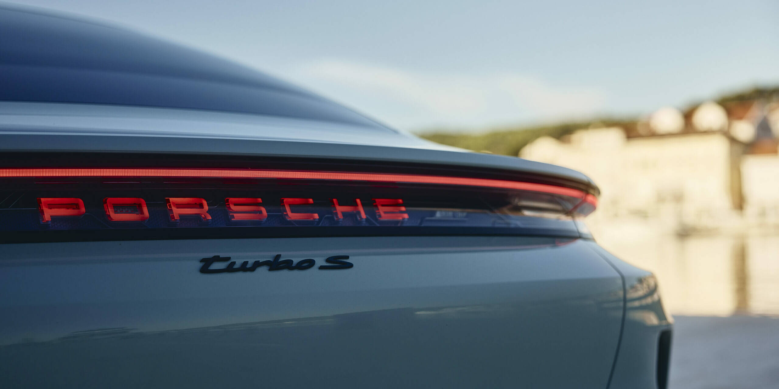Porsche plan social voitures électriques