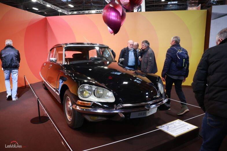 Rétromobile 70 ans Citroën DS Ballons