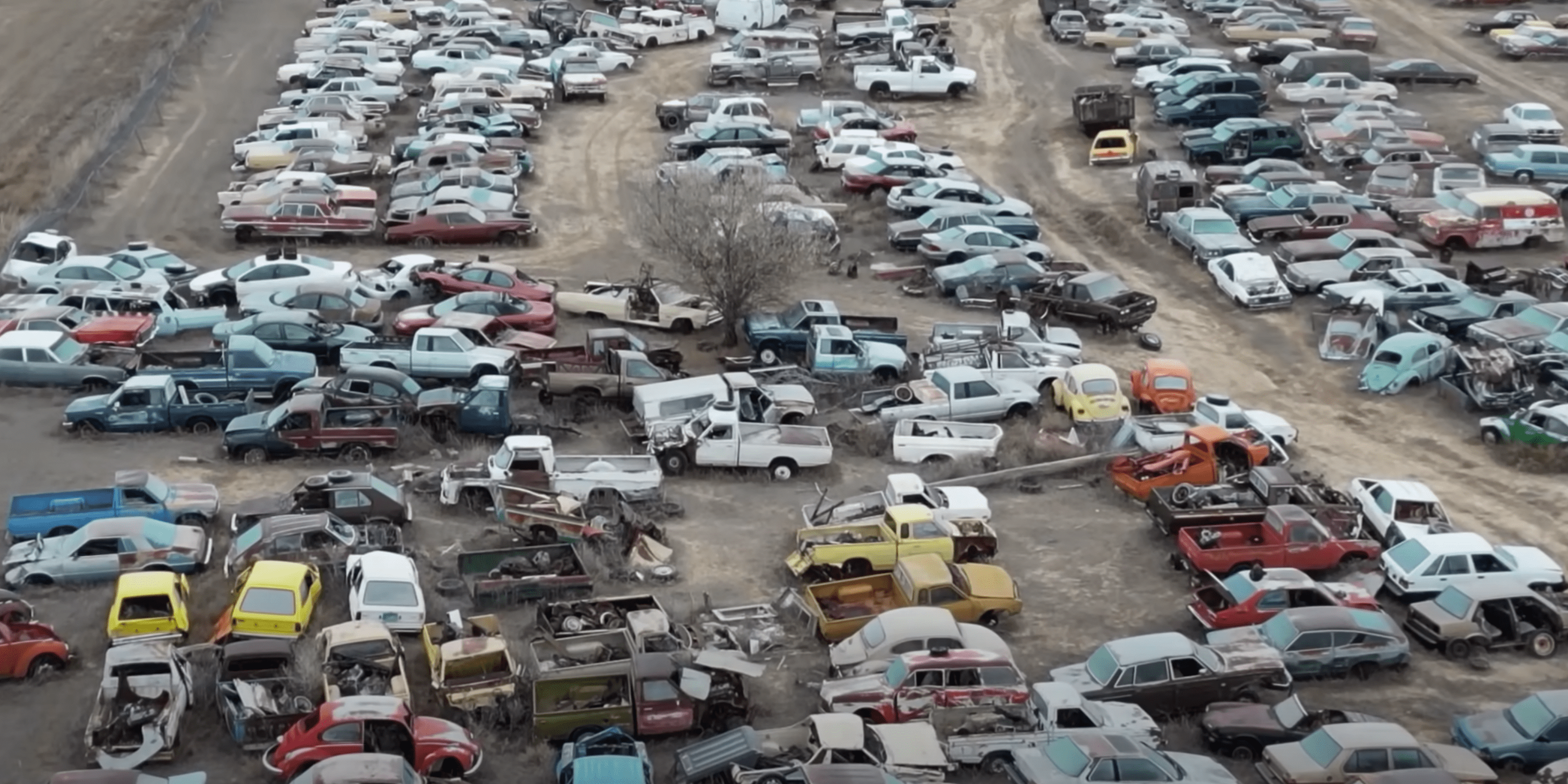 cimetière de voitures vidéo drone urbex