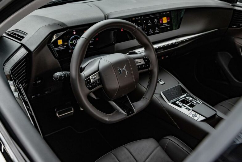 DS Automobiles DS N°4 E-Tense