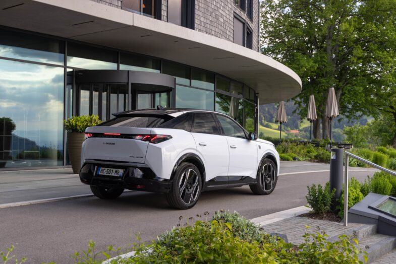 essai Peugeot e-3008 Dual Motor SUV électrique