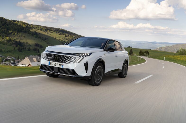 essai Peugeot e-3008 Dual Motor SUV électrique