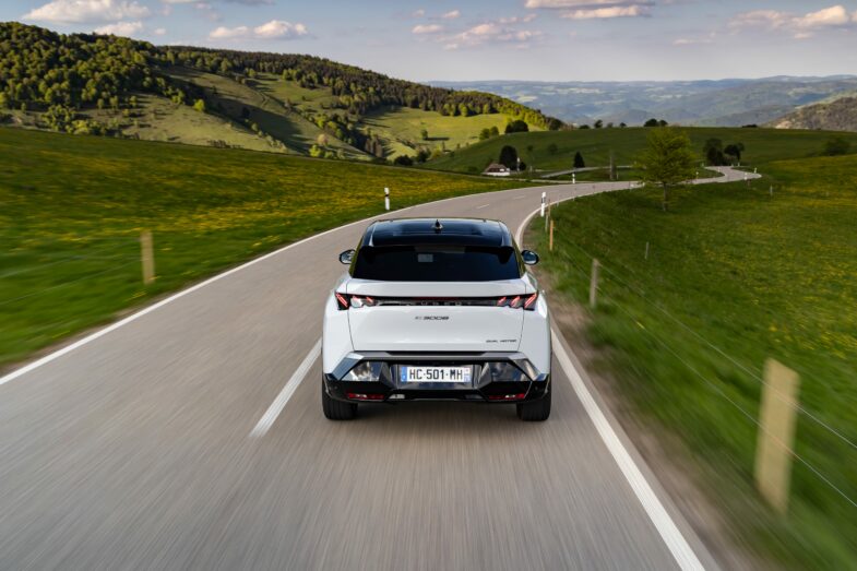essai Peugeot e-3008 Dual Motor SUV électrique