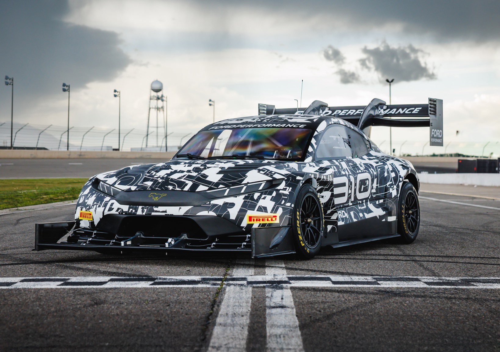 Ford Super Mustang Mach-E : plus de 1 600 ch pour Romain Dumas à Pikes Peak
