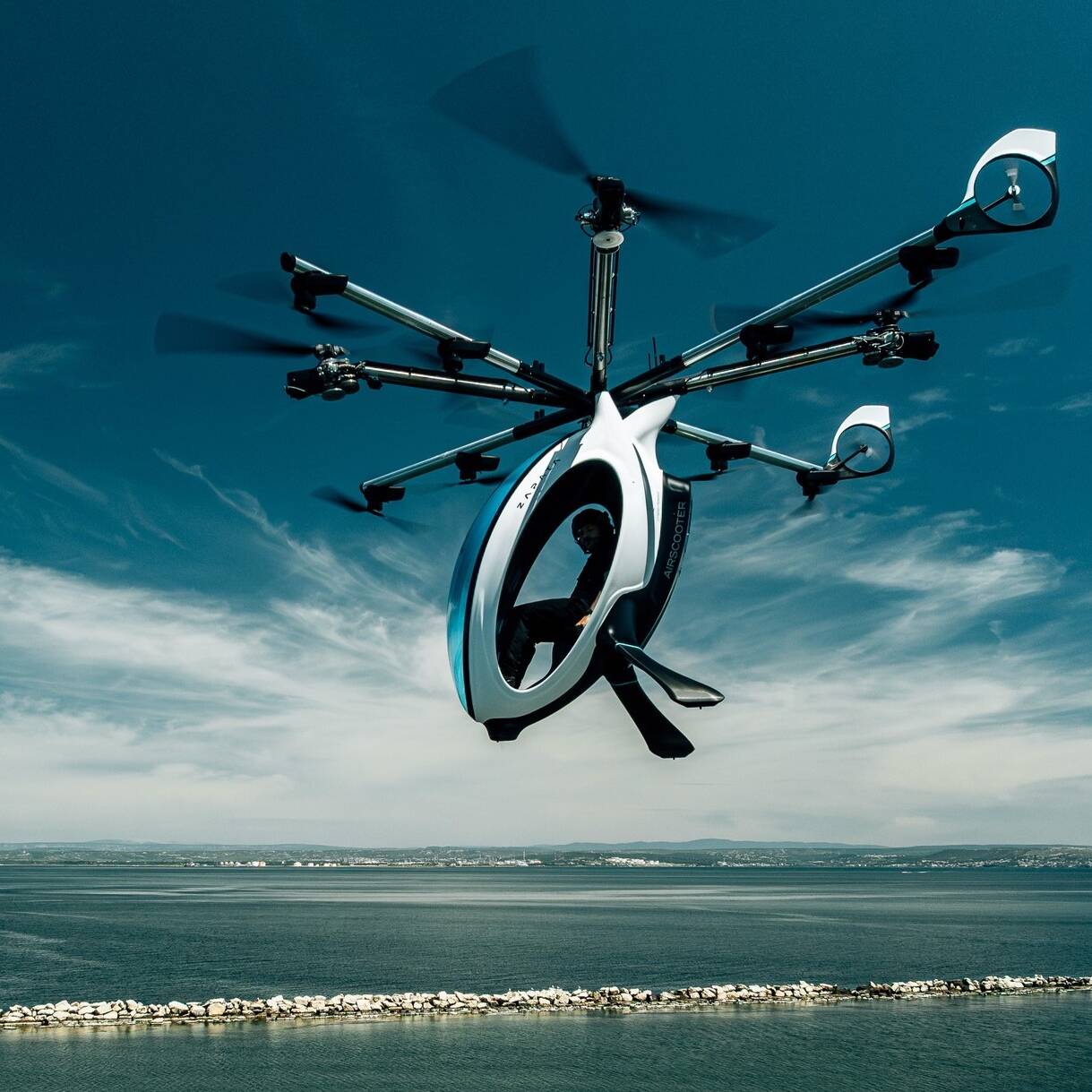 AirScooter scooter volant Franky Zapata Louis Blériot VOLT