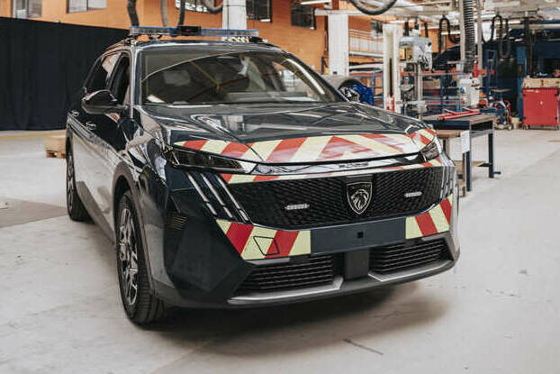 Bruno Retailleau SUV Peugeot 5008 Gendarmerie nationale