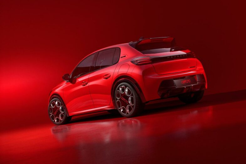 Peugeot 208 GTi électrique Peugeot e-208 GT