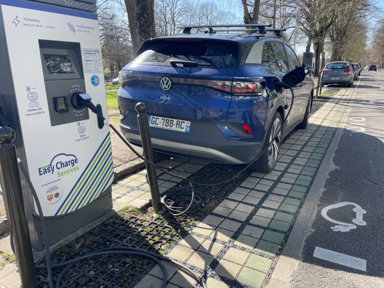 voitures électriques véhicules électriques voitures thermiques UE 2030