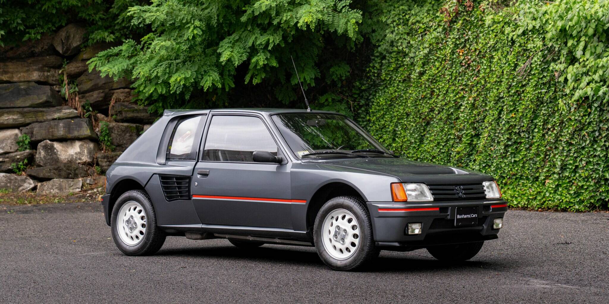 Peugeot 205 Turbo 16 Peugeot 205 T16 youngtimer
