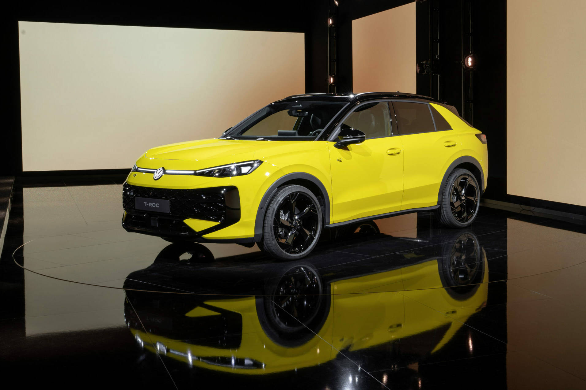 SUV Volkswagen T-Roc 2025 nouveau T-Roc SUV hybride