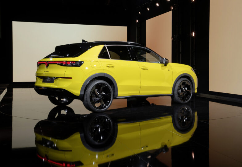 SUV Volkswagen T-Roc 2025 nouveau T-Roc SUV hybrid
