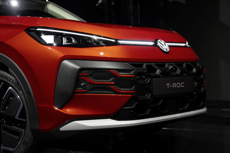 SUV Volkswagen T-Roc 2025 nouveau T-Roc SUV hybride