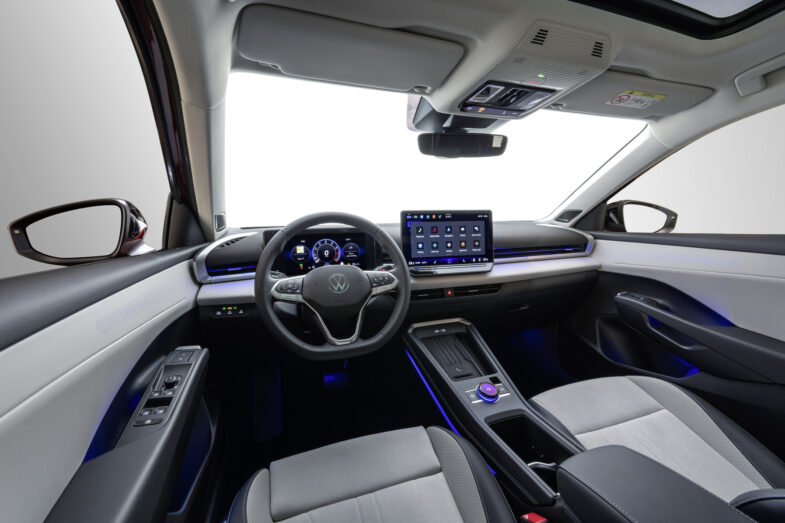 SUV Volkswagen T-Roc 2025 nouveau T-Roc SUV hybride