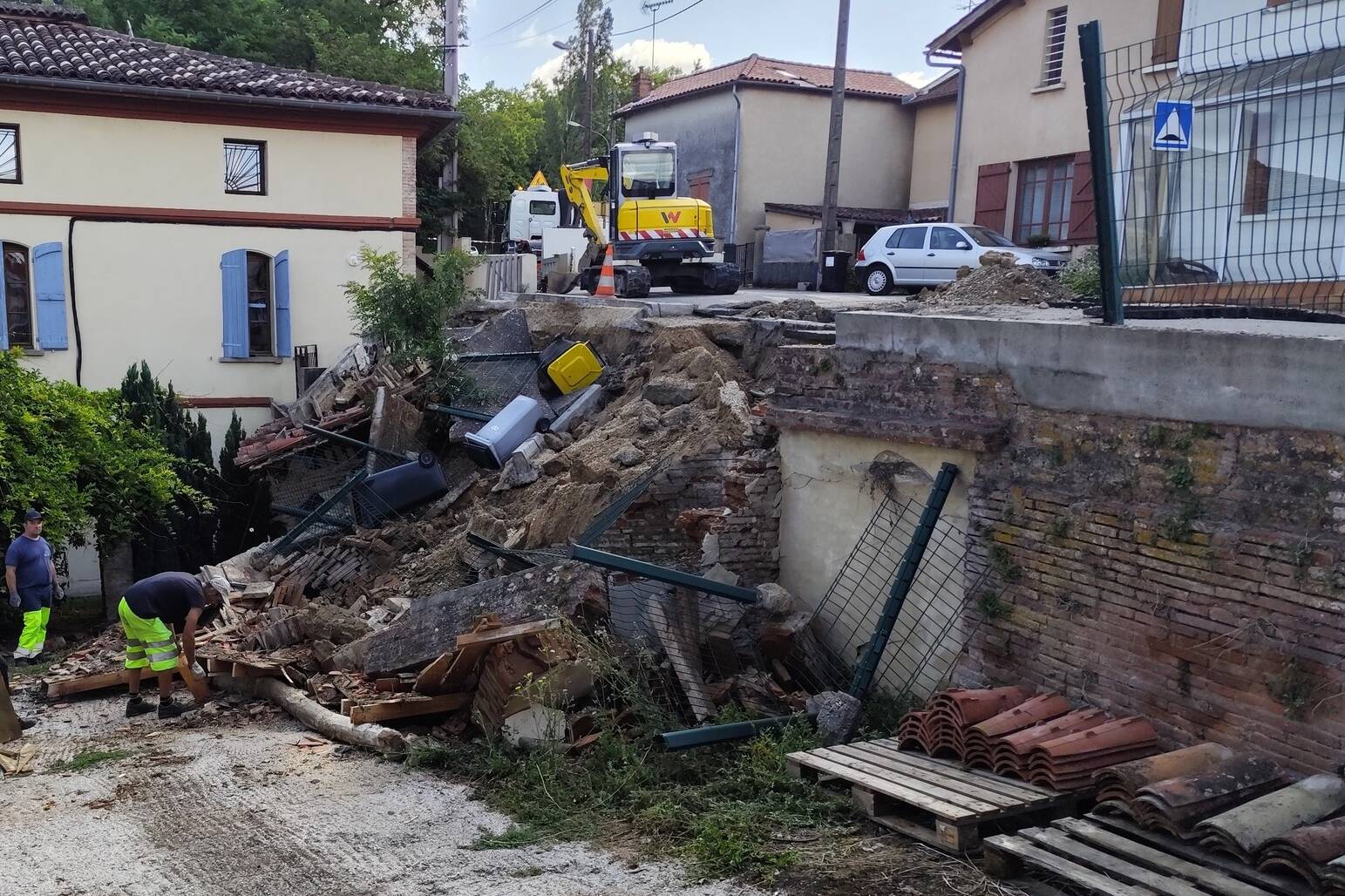 vidéo ralentisseur effondrement route