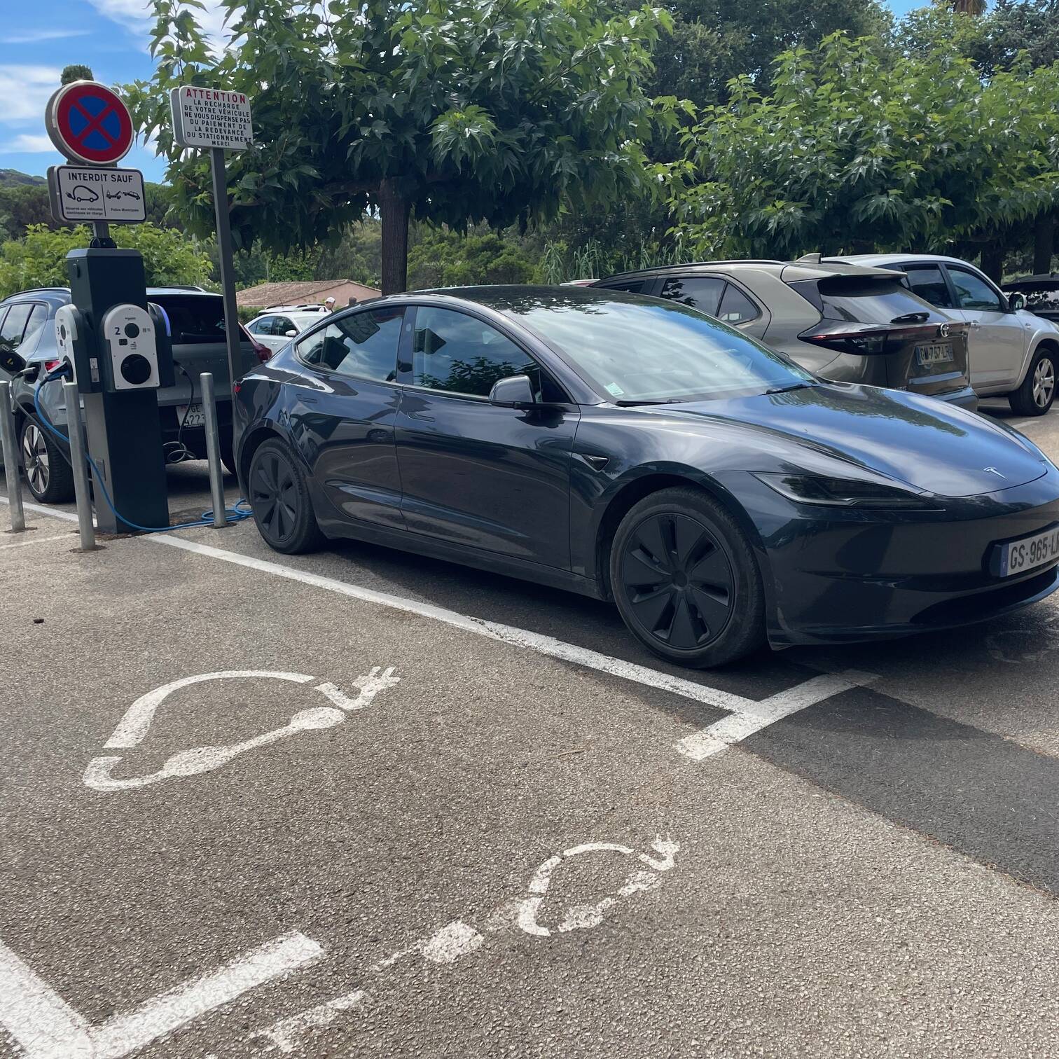 chassé-croisé Peugeot Stellantis voiture électrique