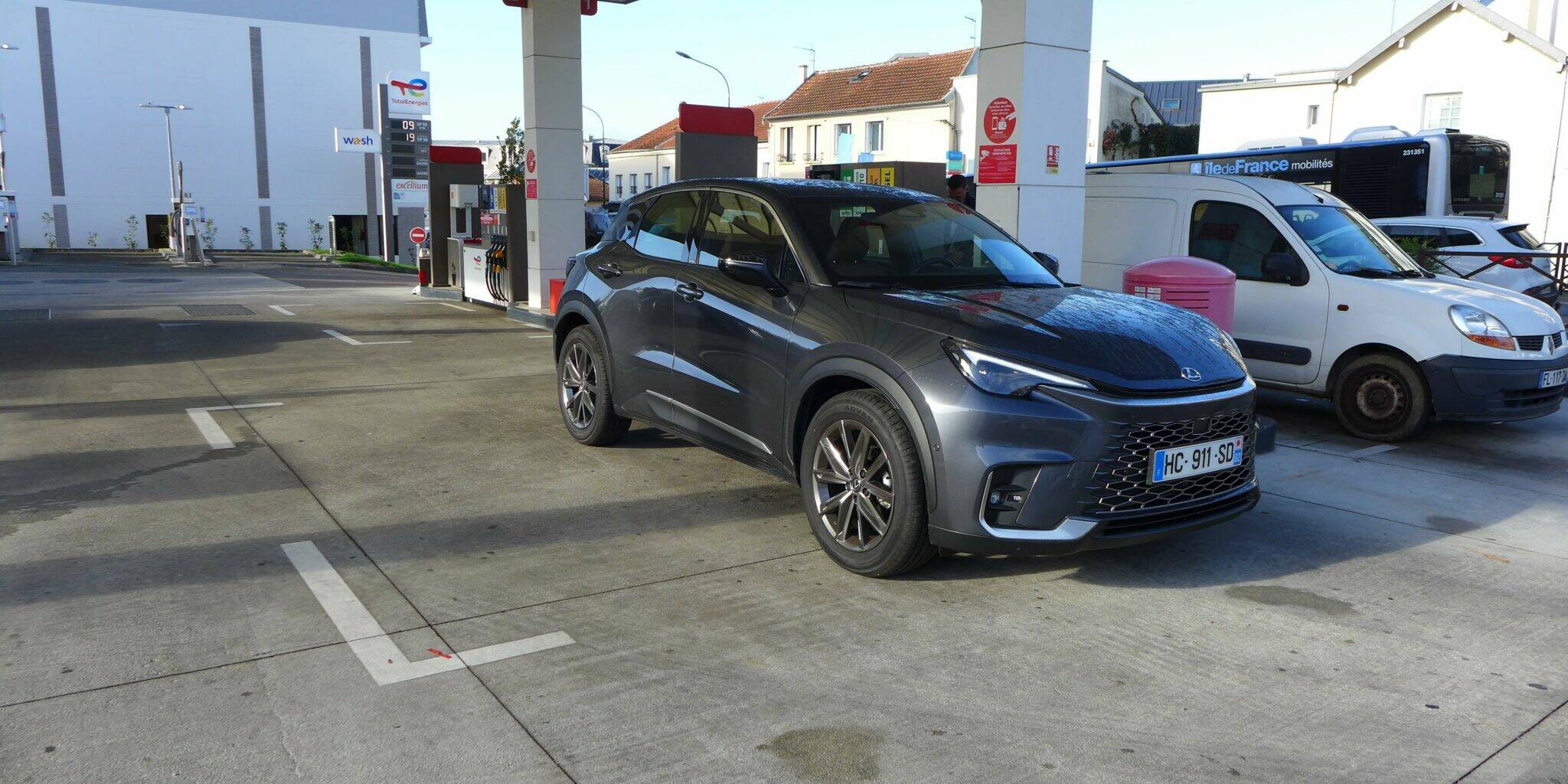 consommation réelle SUV hybride Lexus LBX 1.5 HEV Hybrid Electric Vehicle