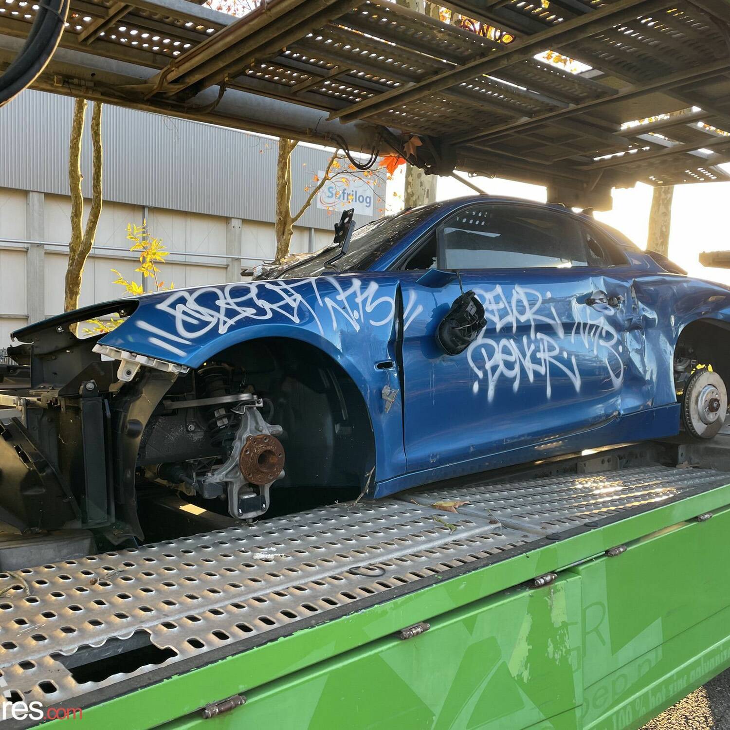 Alpine A110 abandonnée Balle Perdue 3 Netflix