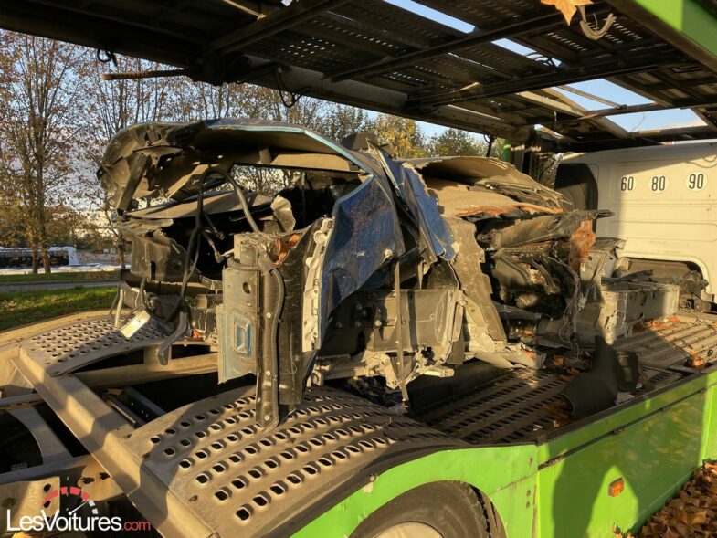 Alpine A110 abandonnée Balle Perdue 3 Netflix