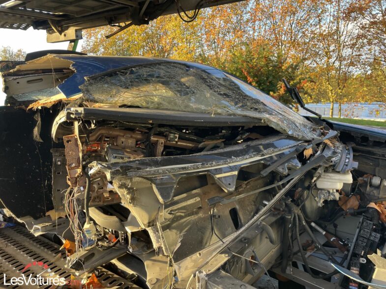 Alpine A110 abandonnée Balle Perdue 3 Netflix