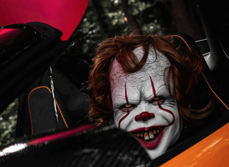 série Ça : Bienvenue à Derry Halloween McLaren Artura Spider