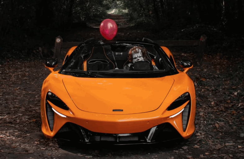 série Ça : Bienvenue à Derry Halloween McLaren Artura Spider