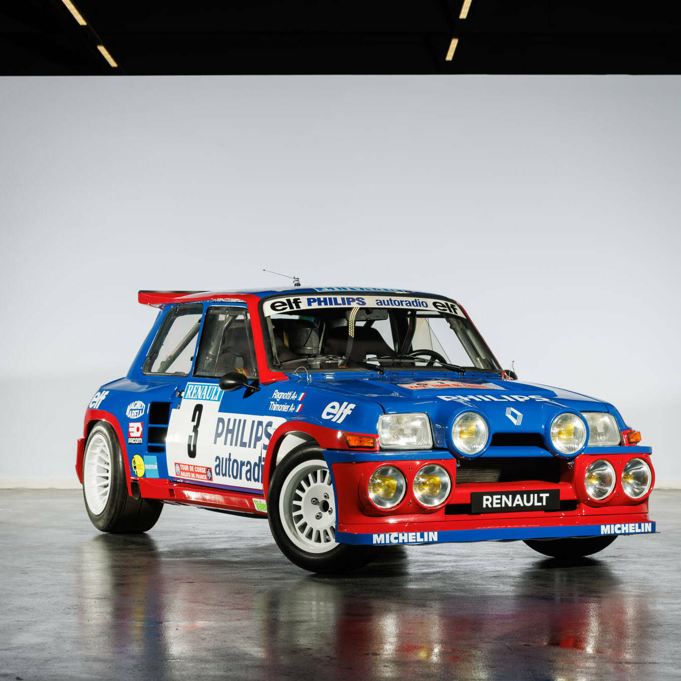 vente aux enchères The Renault Icons Flins Artcurial Motorcars