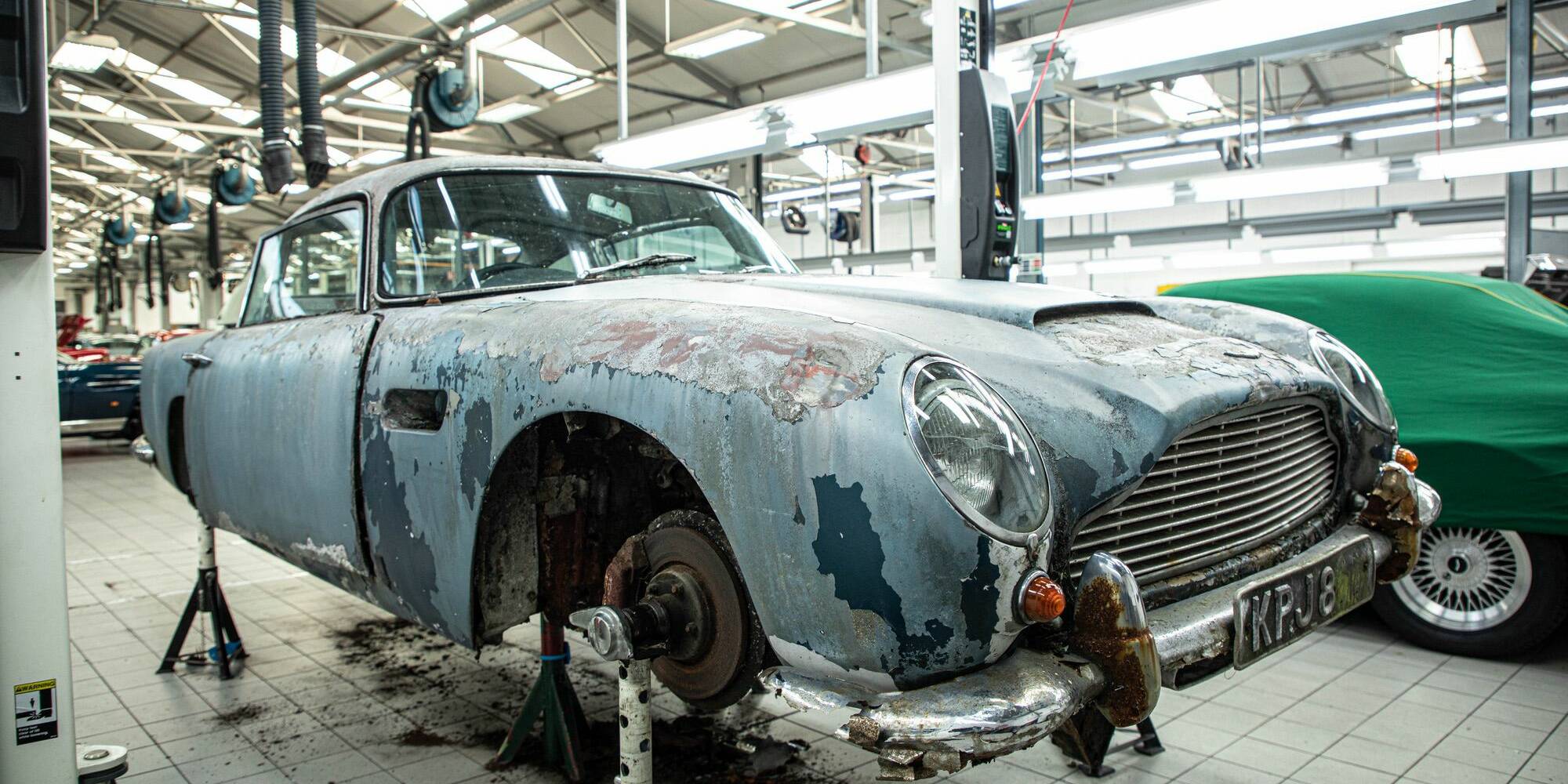 Aston Martin DB5 voiture James Bond