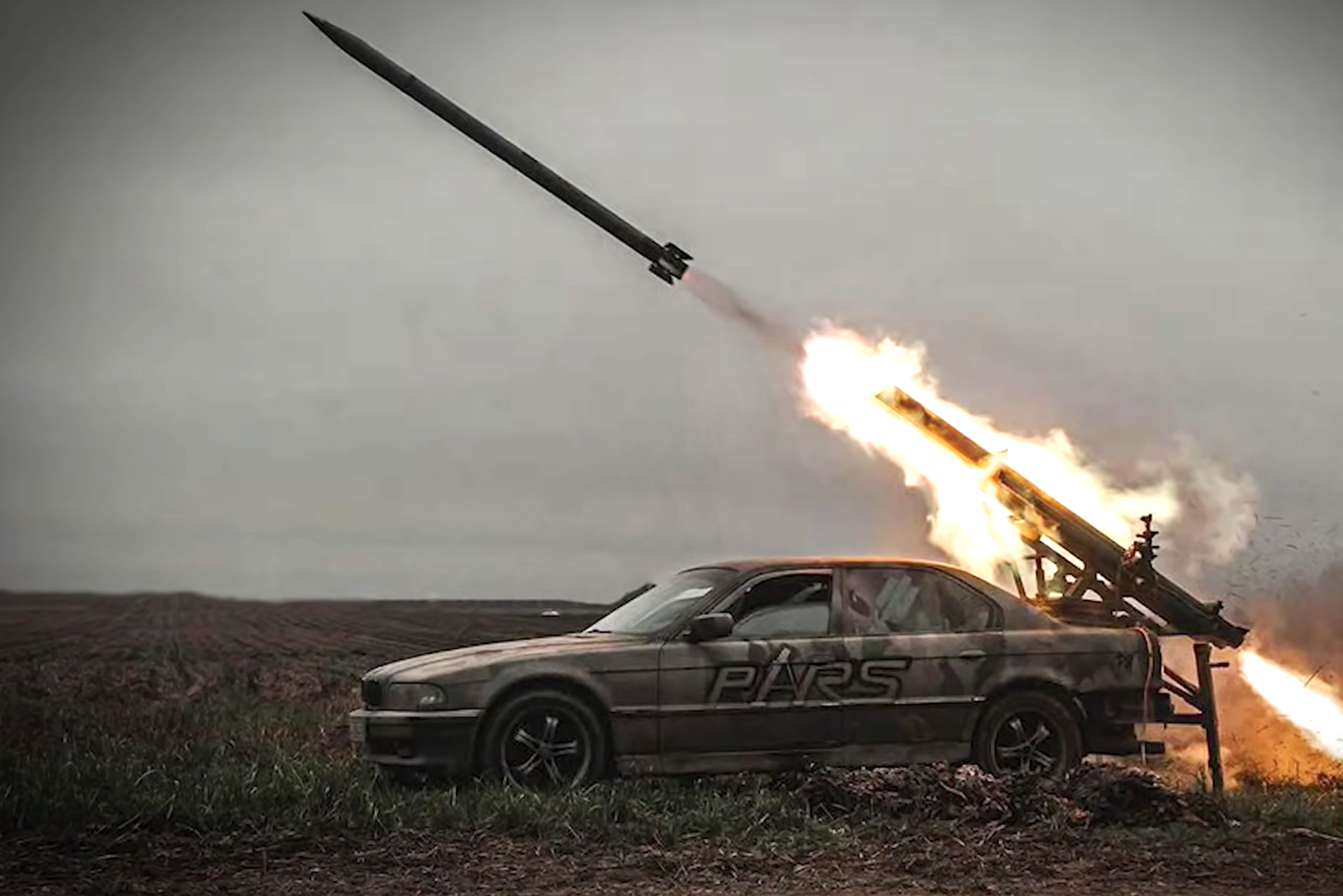 BMW Série 7 lance-roquettes Ukraine