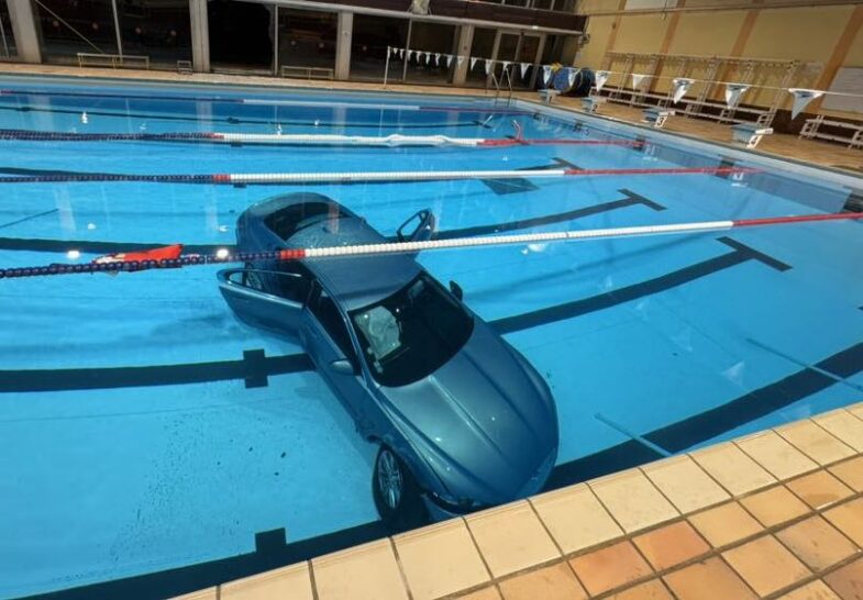 accident La Ciotat Voiture piscine municipale