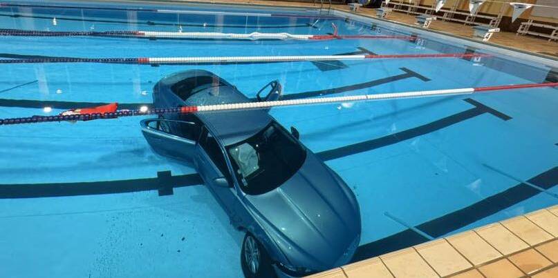 accident La Ciotat Voiture piscine municipale