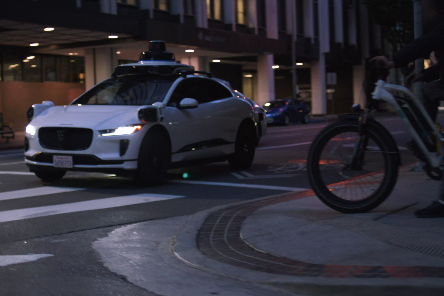 black-out San Francisco robotaxis Waymo voitures autonomes
