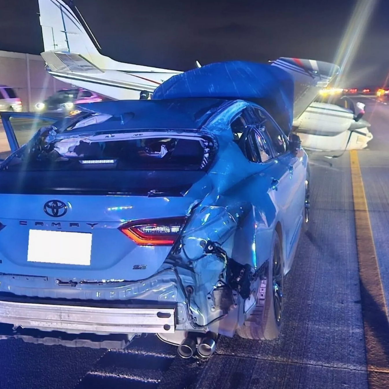 USA atterrissage avion autoroute