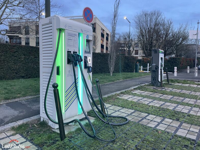  voitures électriques bornes de recharge vols de cuivre