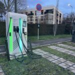 voitures électriques vols câbles bornes de recharge