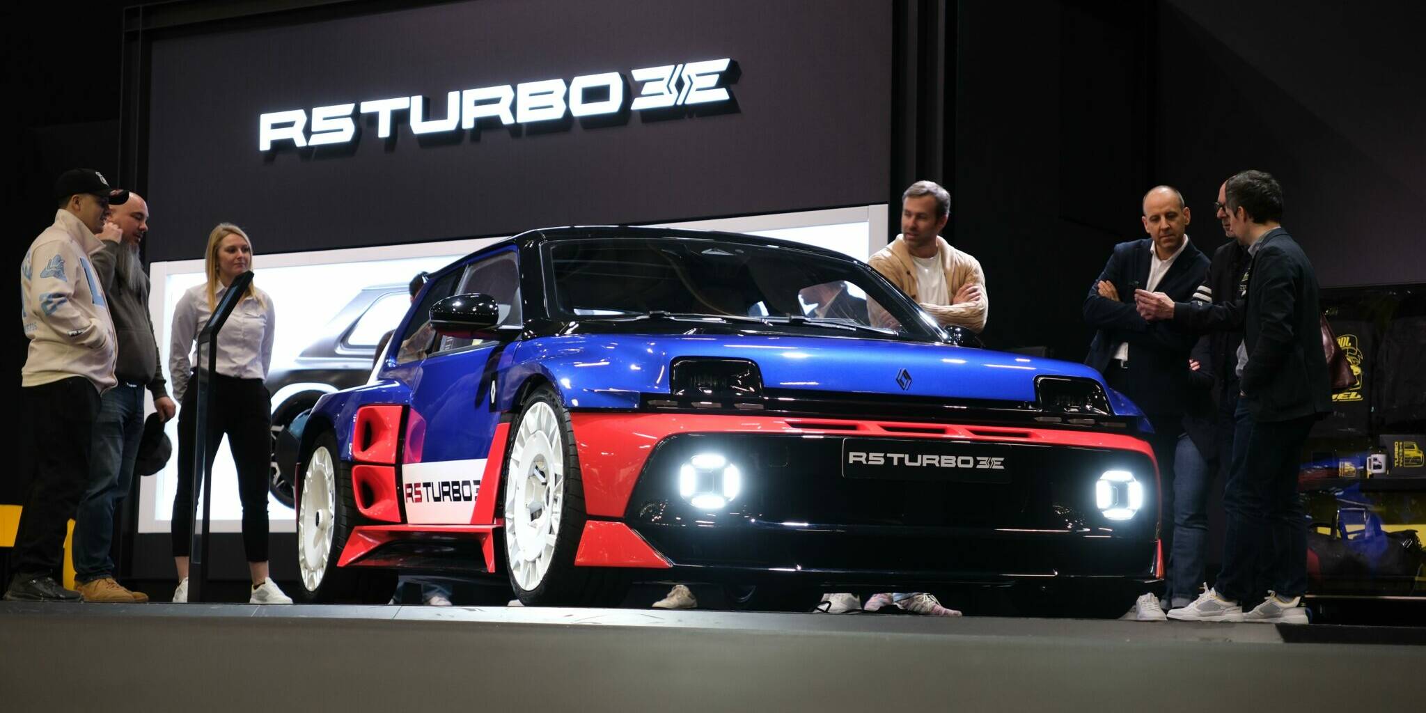 Renault 5 Turbo 3E Ultimate Supercar Garage