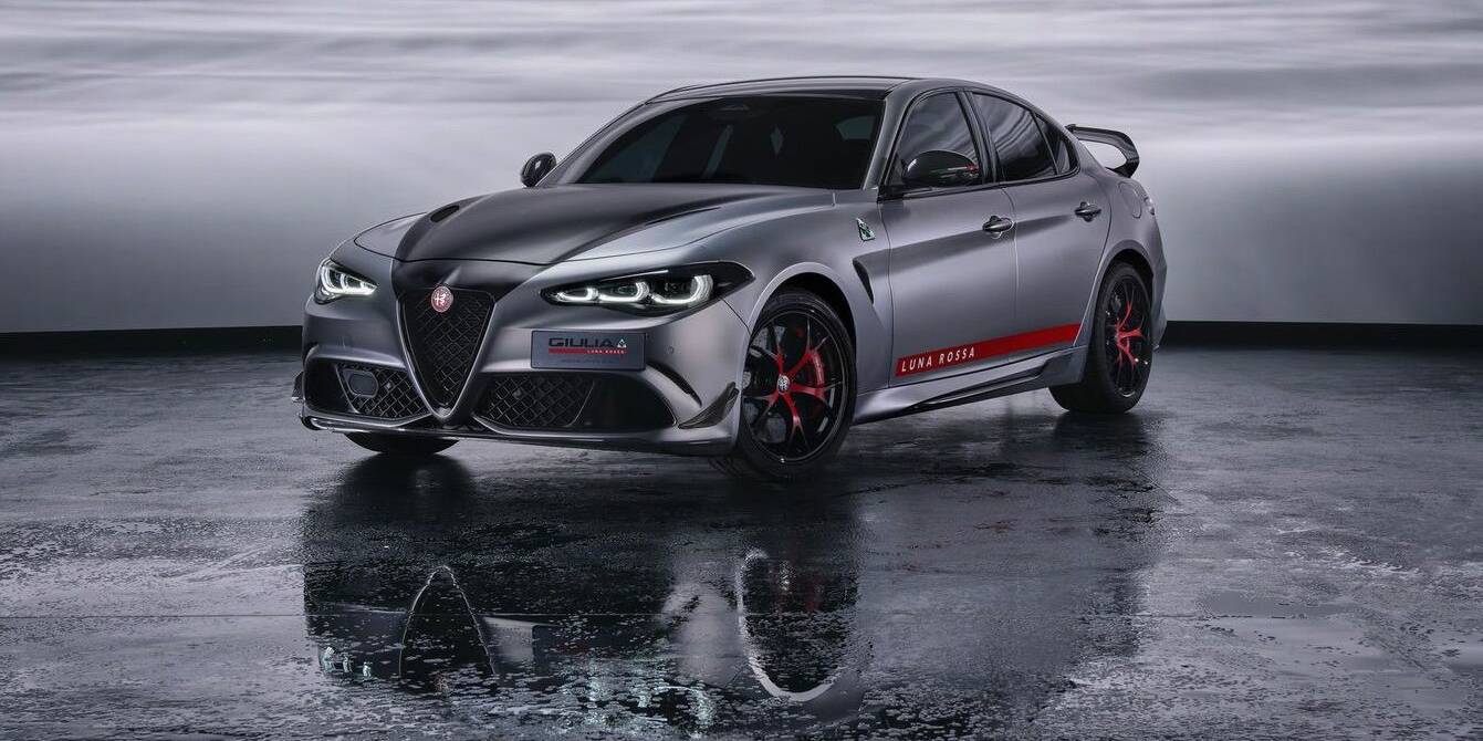 Alfa Romeo Giulia Quadrifoglio Luna Rossa