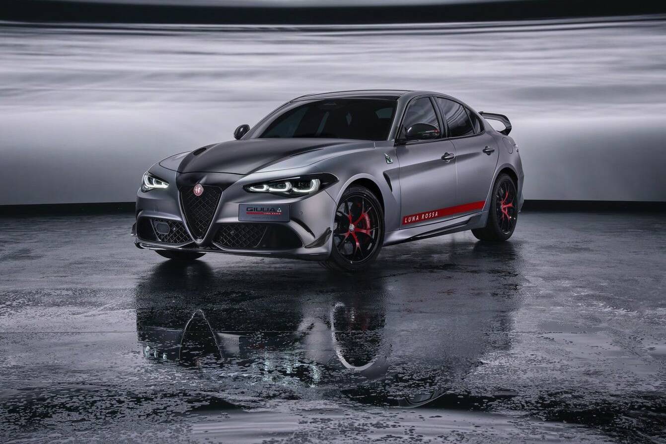 Alfa Romeo Giulia Quadrifoglio Luna Rossa