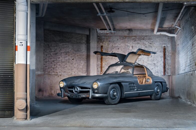 Mercedes-Benz 300 SL Gullwing (Papillon) sortie de grange vente aux enchères Artcurial Motorcars