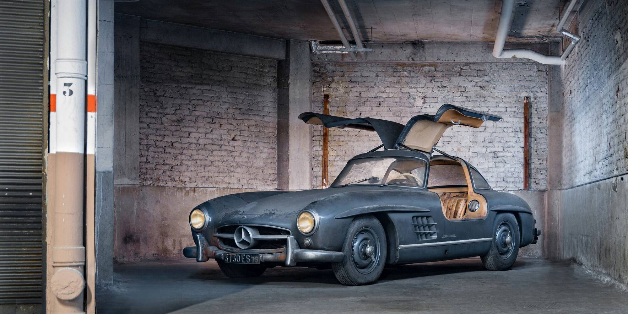 Mercedes-Benz 300 SL Gullwing (Papillon) sortie de grange vente aux enchères Artcurial Motorcars