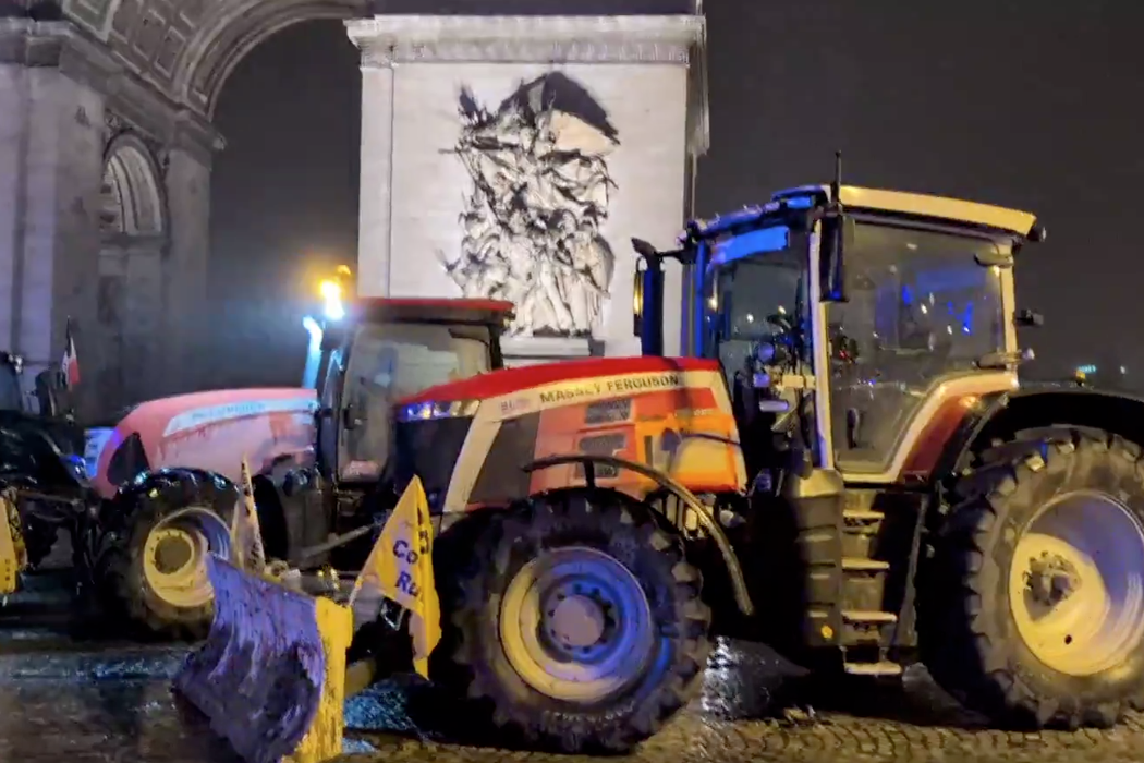 agriculteurs Paris blocage Paris tracteurs Arc de Triomphe tracteurs Paris