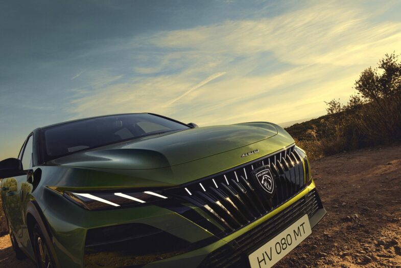 hybride rechargeable Peugeot 408 restylée Peugeot e-408 Peugeot 408 2026