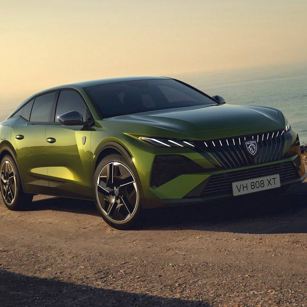 hybride rechargeable Peugeot 408 restylée Peugeot e-408 Peugeot 408 2026