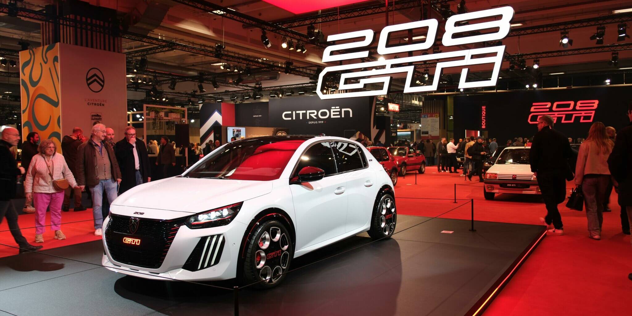 Peugeot 208 e-GTi Peugeot 205 GTI T16 Rétromobile