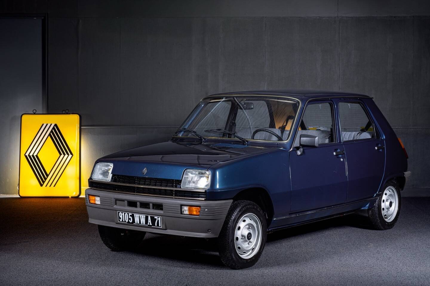 Renault 5 1982 sortie de grange Abuttes