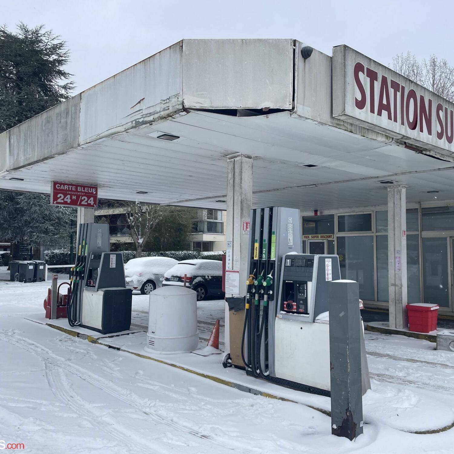 stations-service voitures électriques